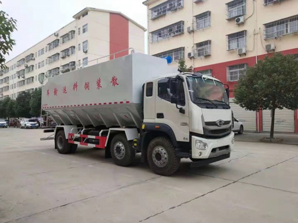 福田時(shí)代小三軸液壓34方國(guó)六散裝飼料運(yùn)輸車(chē)湖北廠家直銷