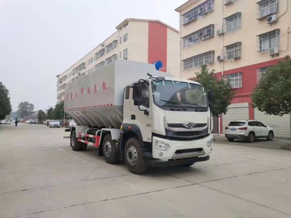 福田時(shí)代小三軸液壓34方國(guó)六散裝飼料運(yùn)輸車(chē)湖北廠家直銷